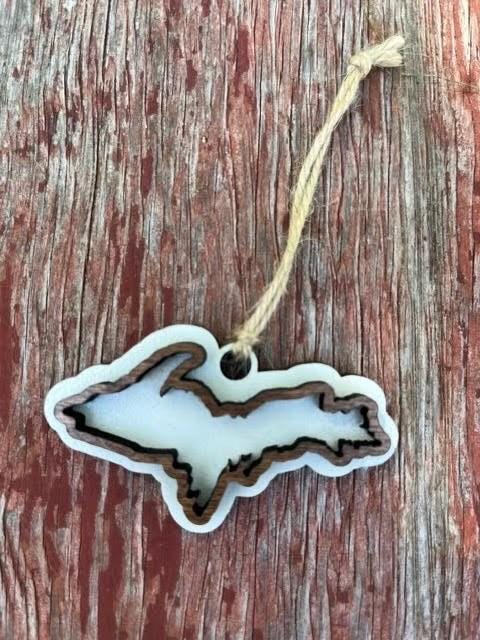 Upper Peninsula UP State Christmas Ornament | Michigan US Holiday Present | Wood Gift Tag